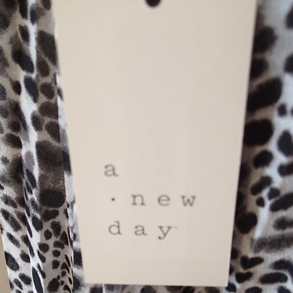 A New Day Skirt Size Small - Picture 5 of 6